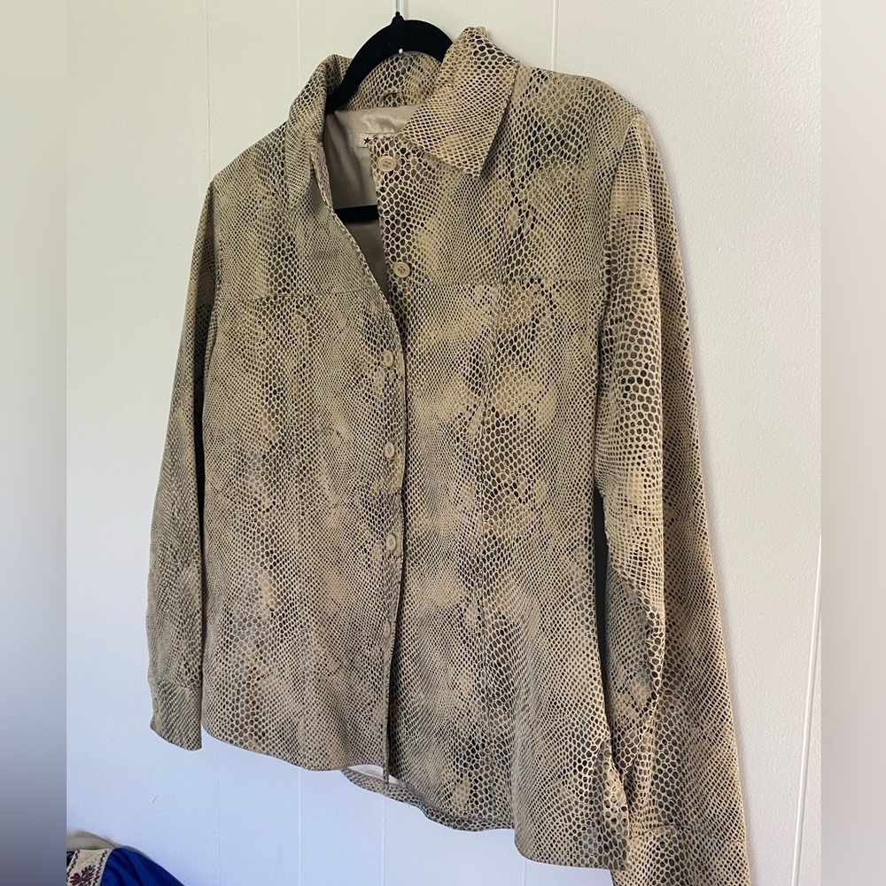 A.M.I Rare 100% Leather Snake Reptile Print Collared Jacket in Women’s Size M - Picture 5 of 10